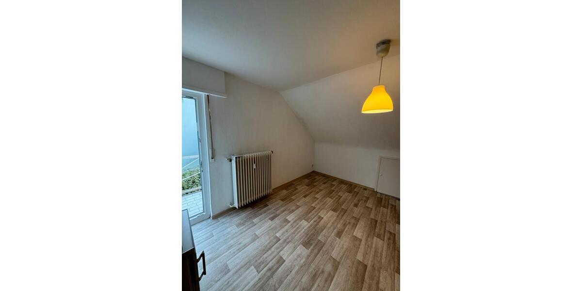 Dachgeschoßwohnung Frankfurt am Main Bergen-Enkheim - 1 Zimmer, 18 m&sup2;, 380&euro; | Angebot:27597322