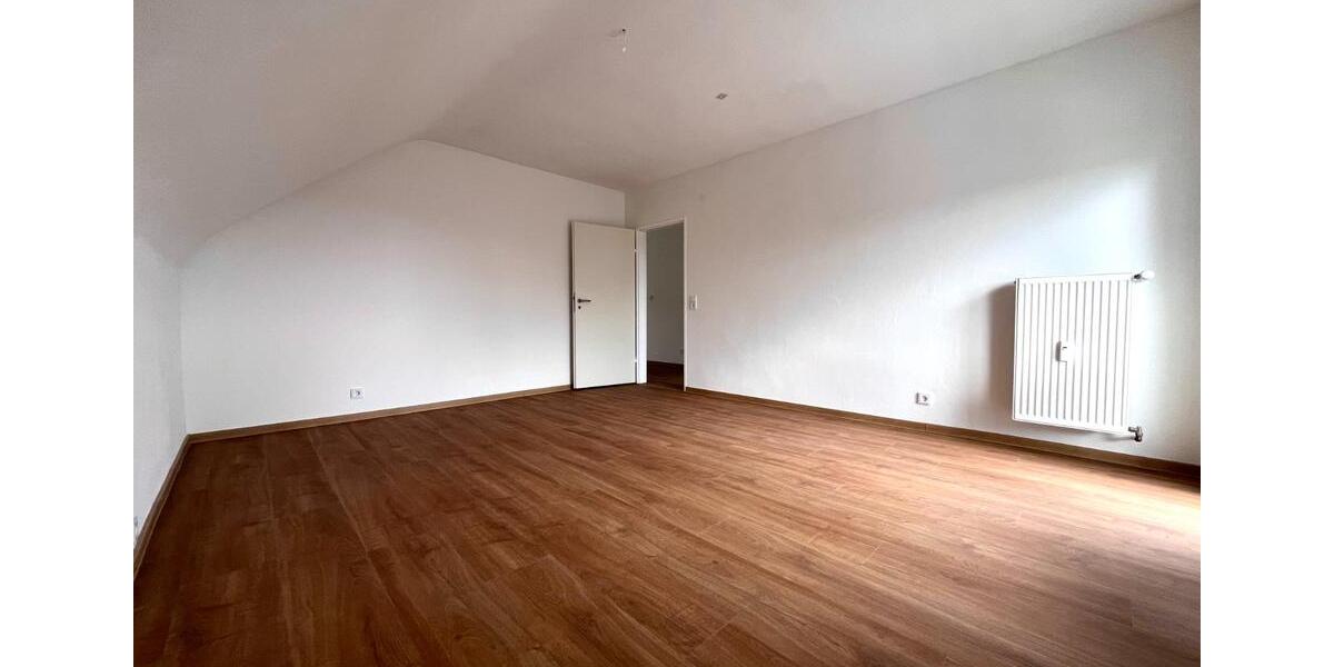Etagenwohnung Frankfurt am Main Bonames - 3 Zimmer, 101 m&sup2;, 1.780&euro; | Angebot:25784289