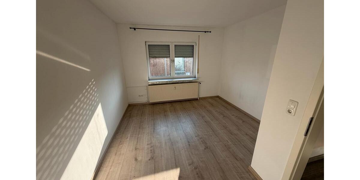 Etagenwohnung Kelsterbach - 4 Zimmer, 90 m&sup2;, 1.700&euro; | Angebot:25960484