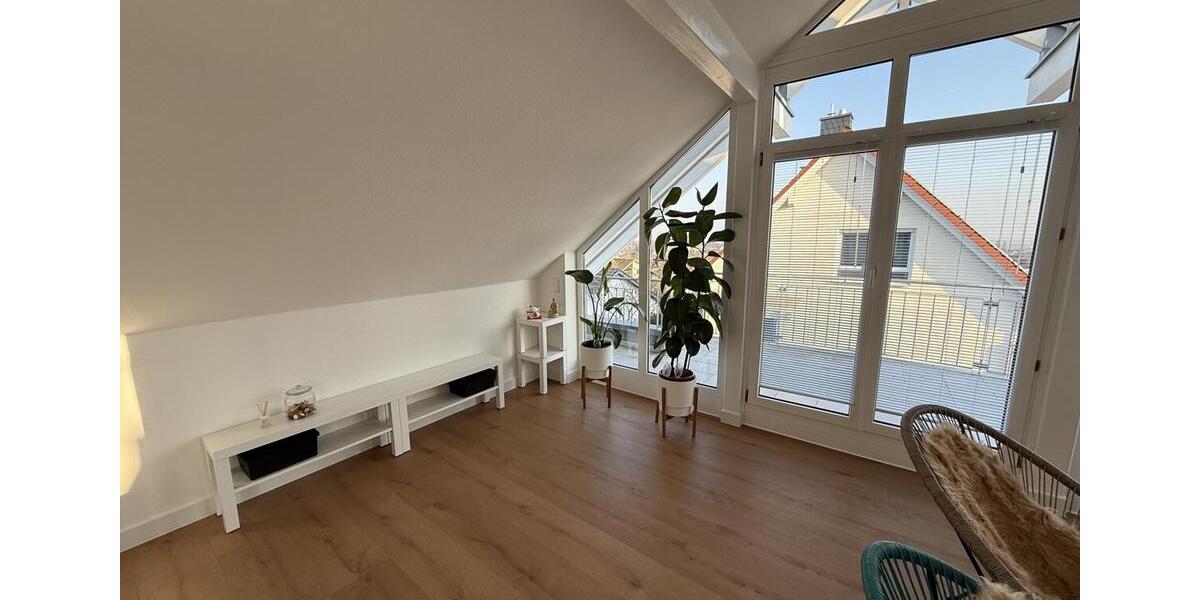 Dachgeschoßwohnung Friedrichsdorf - 2 Zimmer, 60 m&sup2;, 1.300&euro; | Angebot:25919026