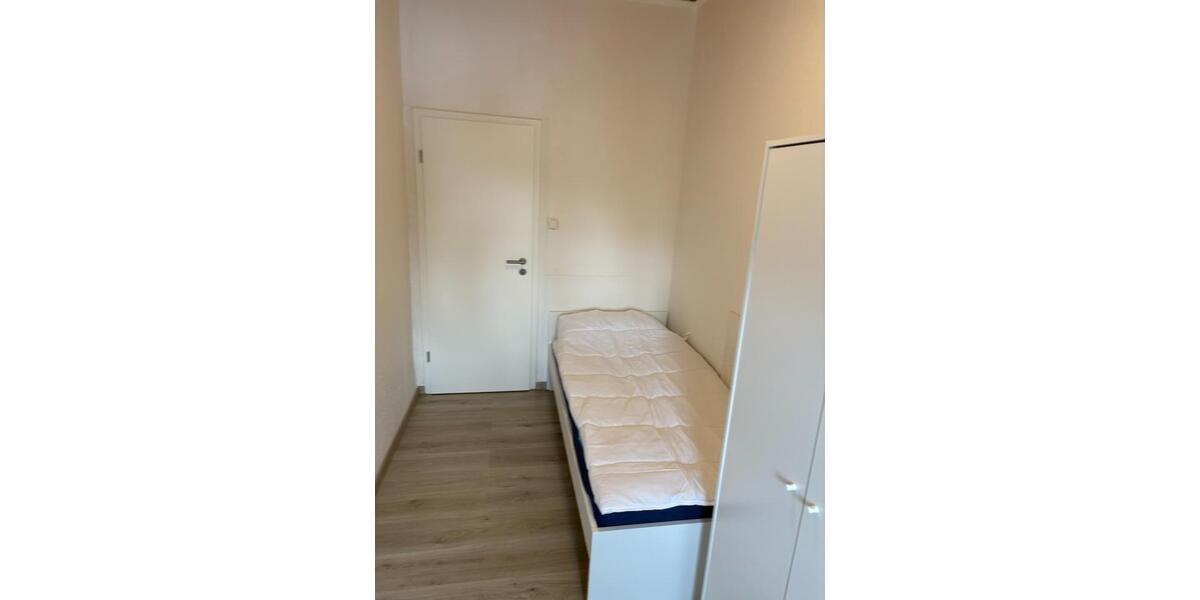 Etagenwohnung Frankfurt am Main Unterliederbach - 1 Zimmer, 20 m&sup2;, 700&euro; | Angebot:24728018