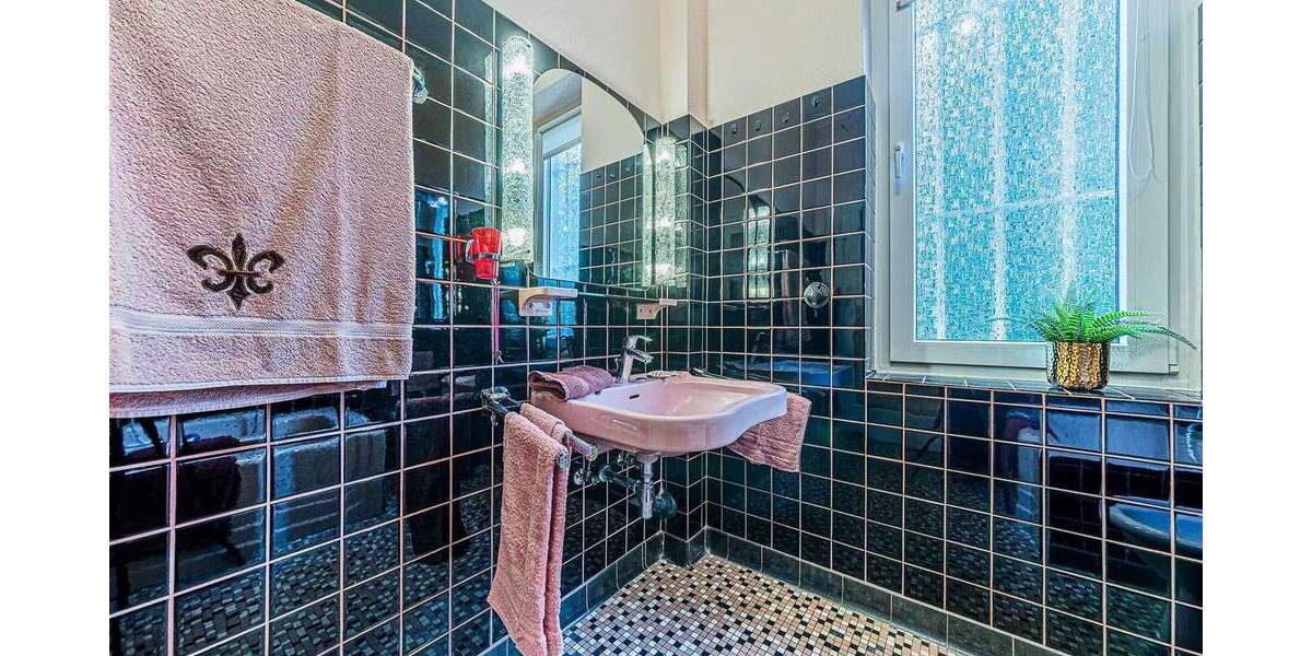 Etagenwohnung Frankfurt am Main Niederursel - 3 Zimmer, 120 m&sup2;, 2.100&euro; | Angebot:25768511