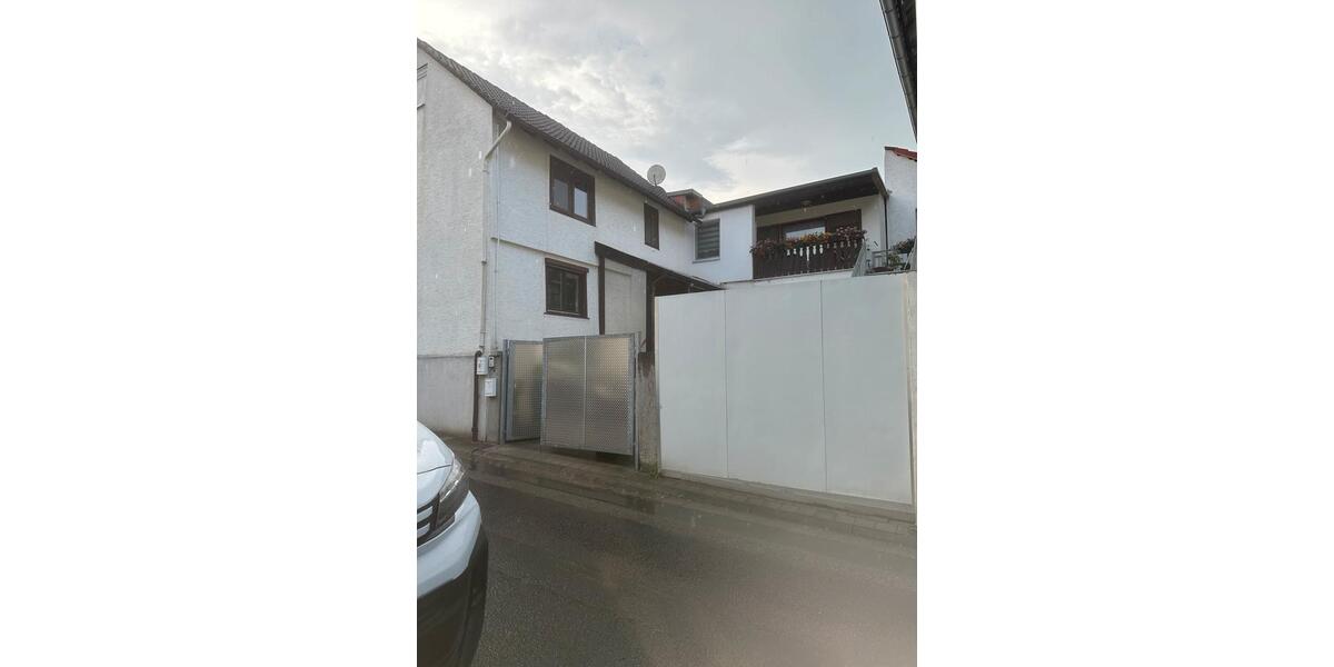 Mehrfamilienhaus, Wohnhaus Hanau Kesselstadt - 7 Zimmer, 160 m&sup2;, 365.000&euro; | Angebot:26918817