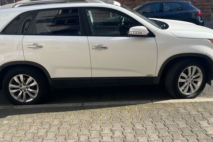 Kia Sorento 185.000 km 7.500 &euro; Frankfurt 60313