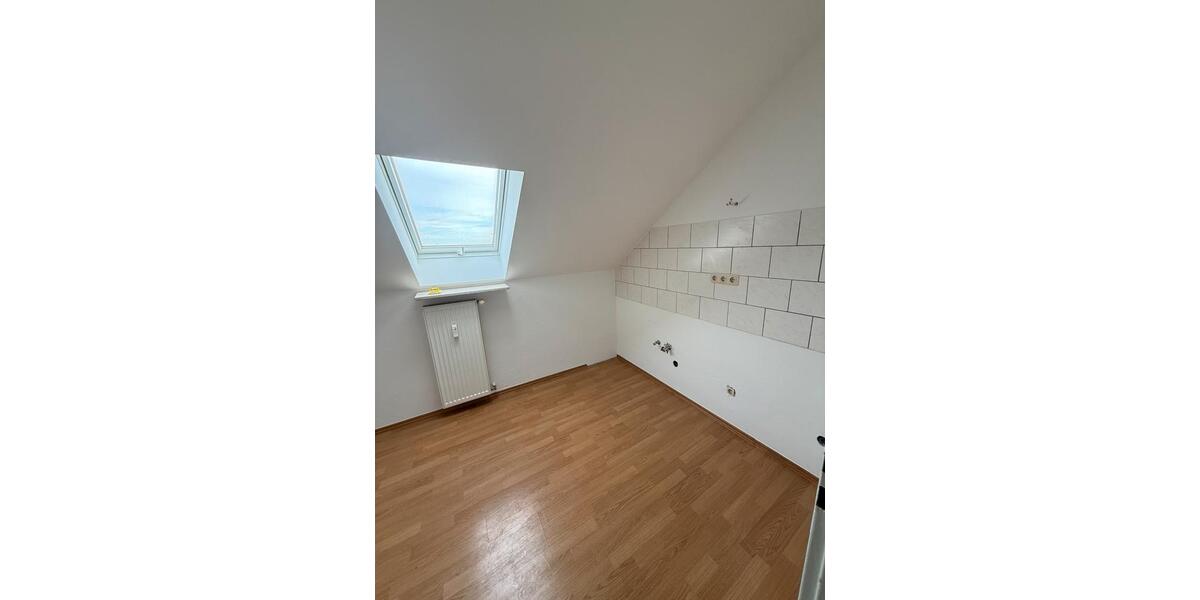Dachgeschoßwohnung Schöneck - 2.5 Zimmer, 75 m&sup2;, 830&euro; | Angebot:25086632