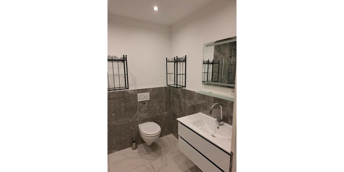 Erdgeschoßwohnung Büdingen - 4 Zimmer, 160 m&sup2;, 1.350&euro; | Angebot:25323832