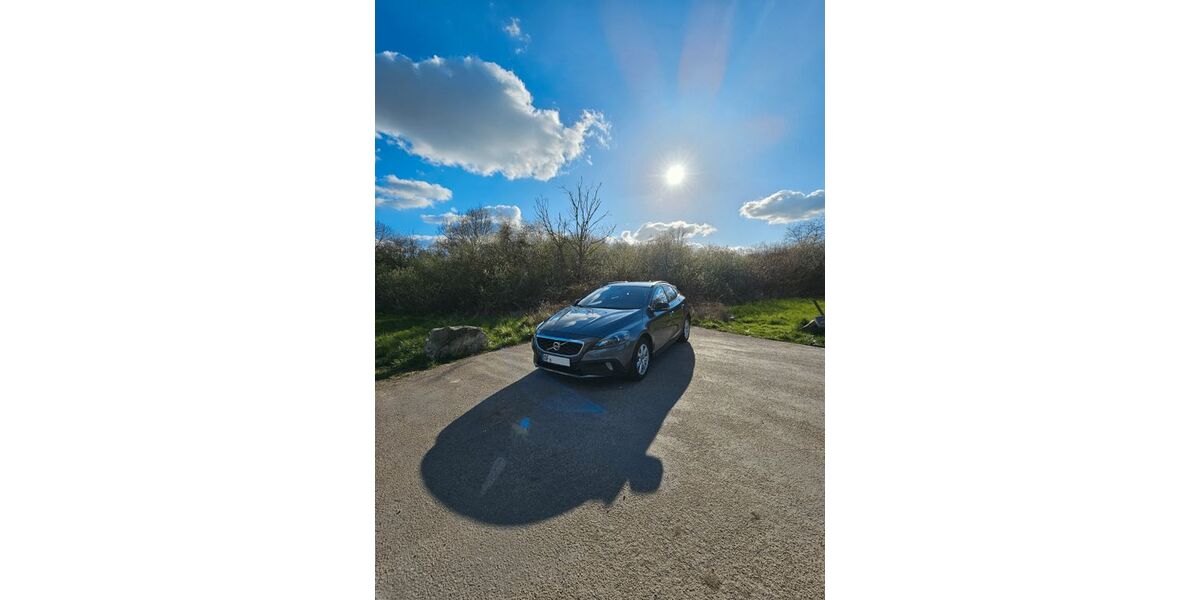 Volvo V40 Cross Country 199.436 km 14.100 &euro; Dietzenbach 63128