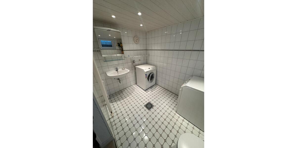 Reihenhaus Frankfurt am Main Mitte-West - 3 Zimmer, 82 m&sup2;, 1.600&euro; | Angebot:25514699