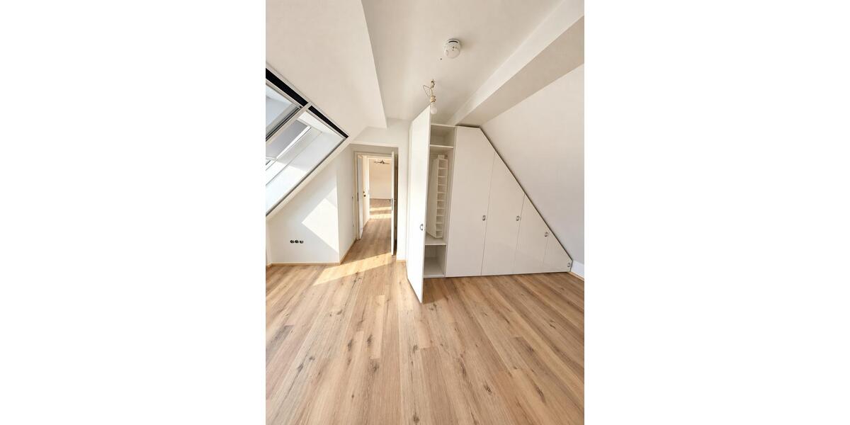Dachgeschoßwohnung Frankfurt am Main Bergen-Enkheim - 2 Zimmer, 50 m&sup2;, 1.050&euro; | Angebot:27630713