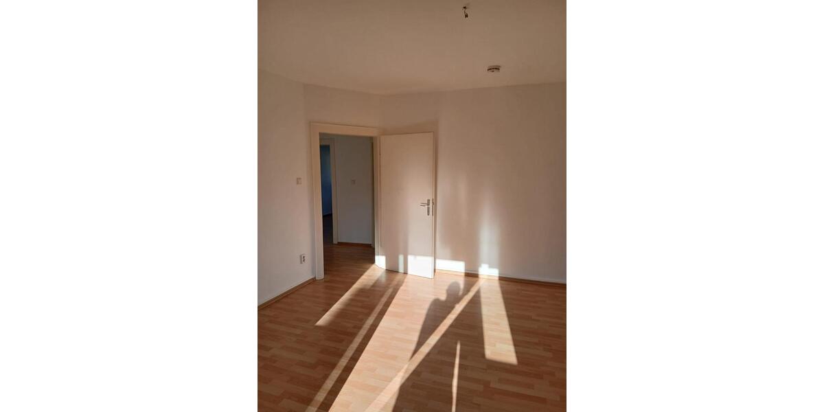 Etagenwohnung Frankfurt am Main Eschersheim - 3 Zimmer, 83 m&sup2;, 1.000&euro; | Angebot:25501525