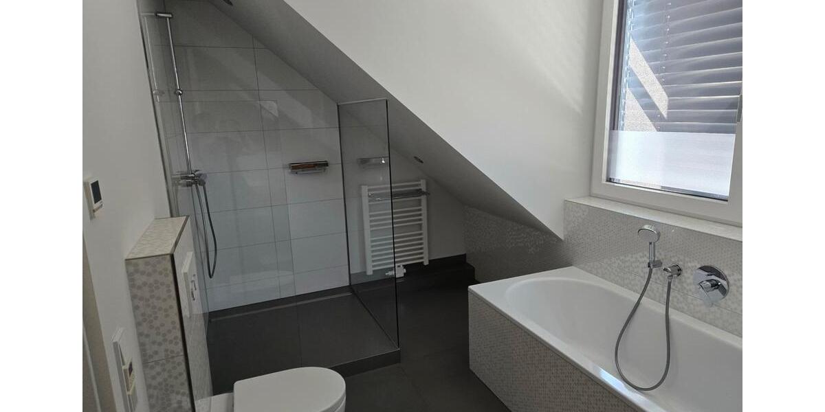 Dachgeschoßwohnung Seligenstadt - 4.5 Zimmer, 165 m&sup2;, 1.980&euro; | Angebot:27628523