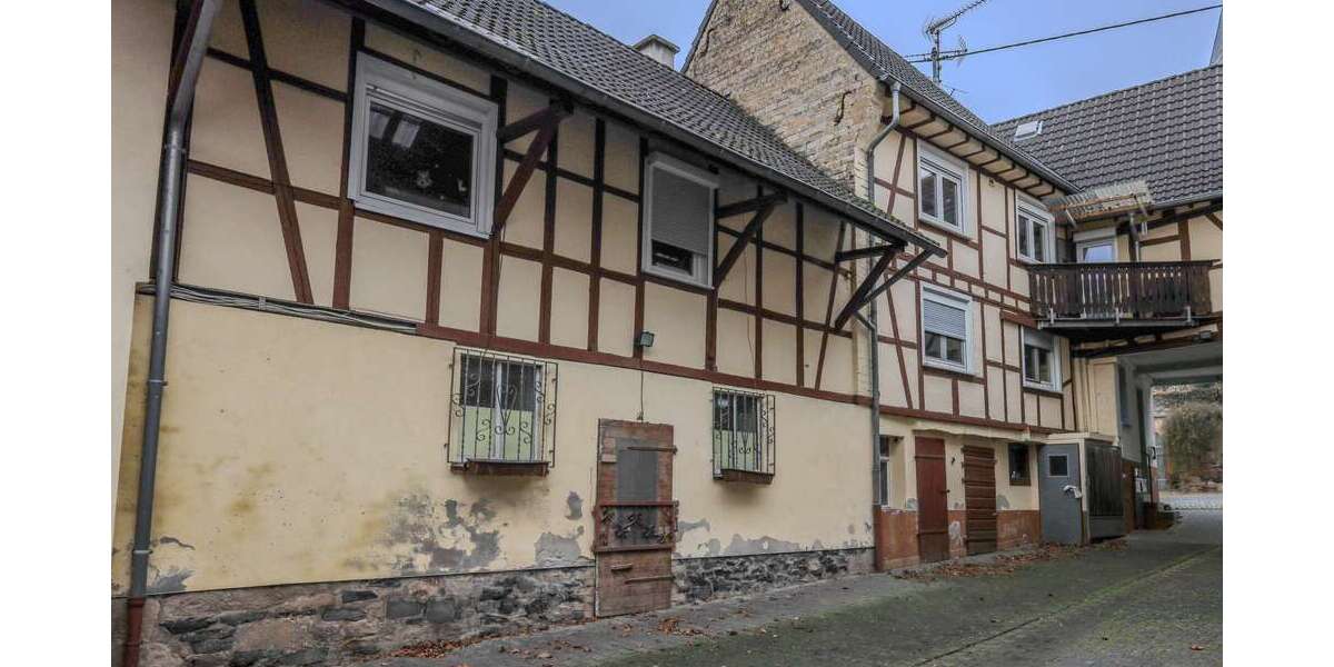 Einfamilienhaus Ranstadt - 10 Zimmer, 170 m&sup2;, 139.000&euro; | Angebot:24823224