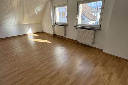 Haus Haibach - 2.5 Zimmer, 100 m&sup2;, 1.000&euro; | Angebot:27529355