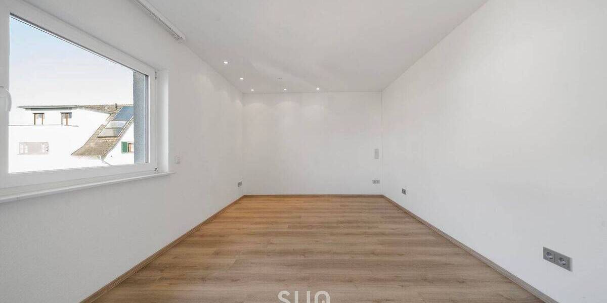 Einfamilienhaus Bad Homburg vor der Höhe Ober-Erlenbach - 9 Zimmer, 280 m&sup2;, 2.800&euro; | Angebot:26451892