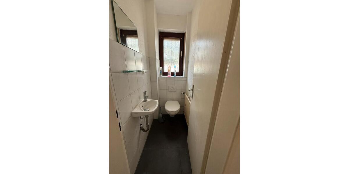 Reihenhaus Frankfurt am Main Rödelheim - 6 Zimmer, 180 m&sup2;, 3.800&euro; | Angebot:25335169