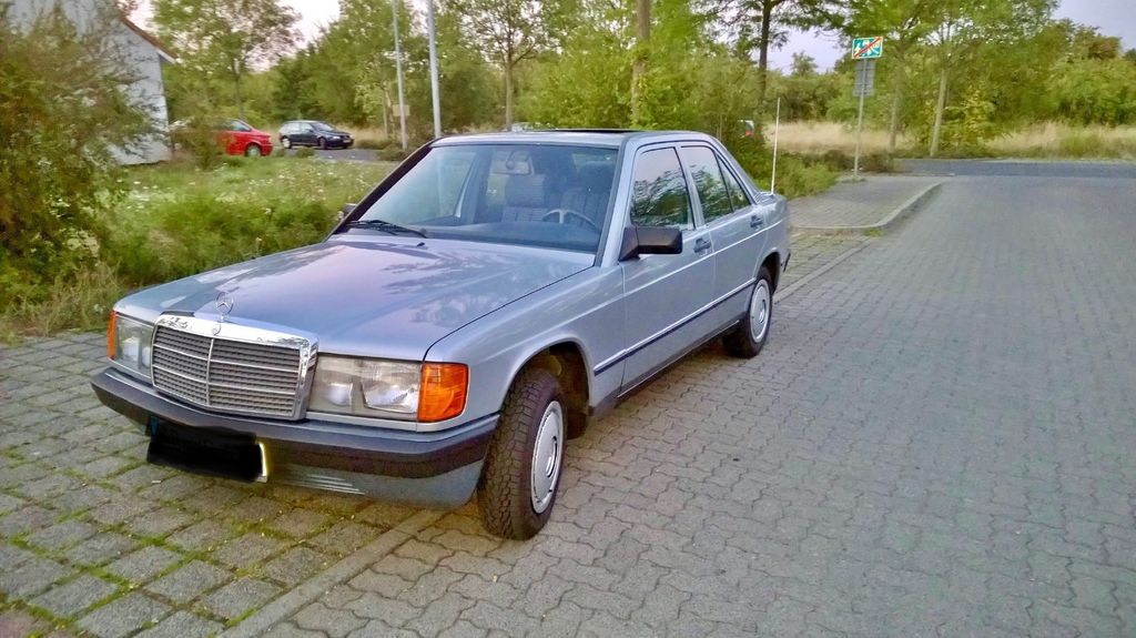 Mercedes-Benz 190 297.000 km 9.499 &euro; Aschaffenburg 63741