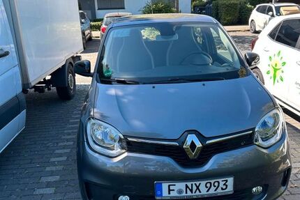 Renault Twingo 67.972 km 8.300 &euro; FRANKFURT 60437