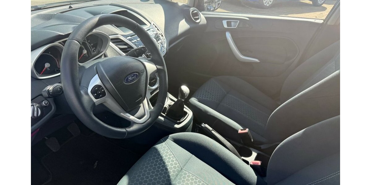 Ford Fiesta 1.6 TDCI Titanium/5Türig/TOP 193.000 km 3.290 &euro; Frankfurt 60386