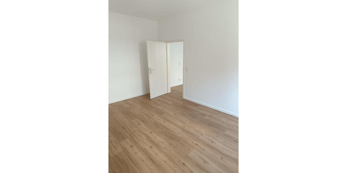 Hochparterre Offenbach am Main Hafen - 2 Zimmer, 65 m&sup2;, 1.015&euro; | Angebot:25803252