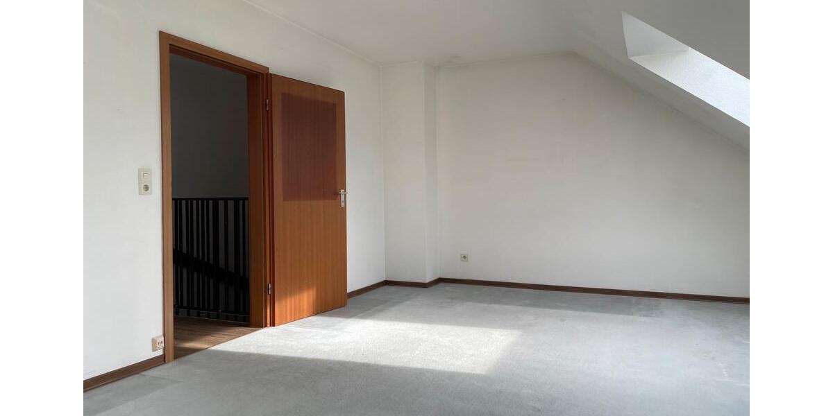 Reihenhaus Steinbach (Taunus) - 7 Zimmer, 162 m&sup2;, 720.000&euro; | Angebot:25006358