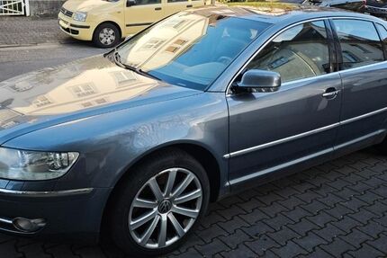 VW Phaeton 209.000 km 4.950 &euro; Frankfurt am Main - Germany 60320