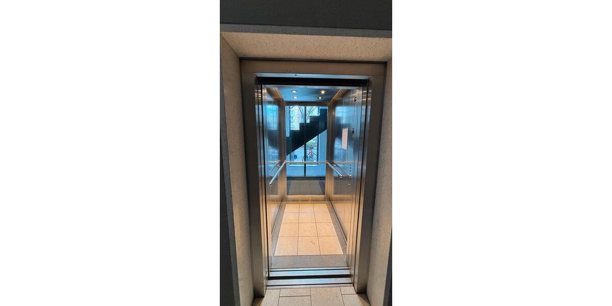 Etagenwohnung Frankfurt am Main Bockenheim - 2 Zimmer, 63 m&sup2;, 1.400&euro; | Angebot:25552253