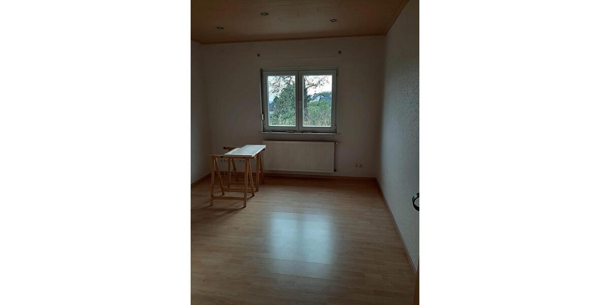 Etagenwohnung Ortenberg - 3 Zimmer, 115 m&sup2;, 950&euro; | Angebot:25903909