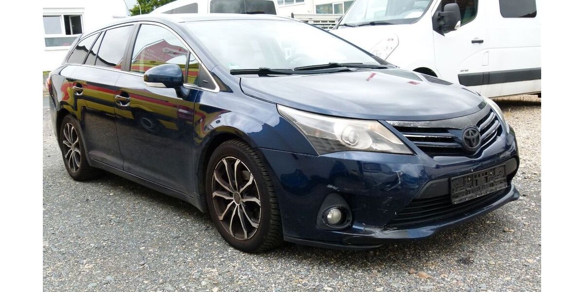 Toyota Avensis 291.500 km 2.390 &euro; Rosbach v.d.H. 61191
