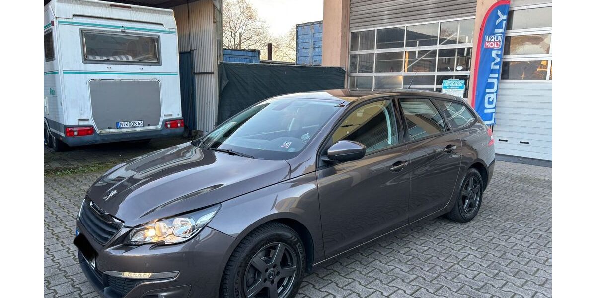 Peugeot 308 110.000 km 6.490 &euro; Frankfurt am Main 65933