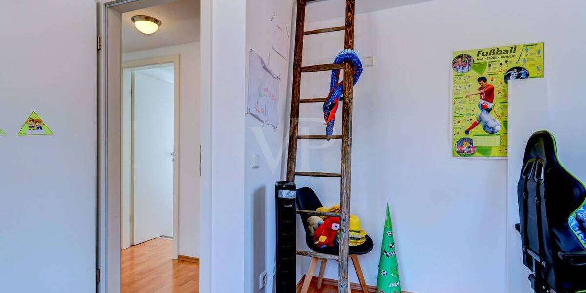 Mehrfamilienhaus, Wohnhaus Kronberg im Taunus Kronberg - 5 Zimmer, 180 m&sup2;, 2.400&euro; | Angebot:25939639