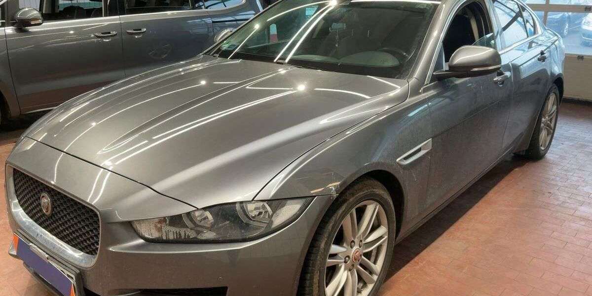 Jaguar XE 156.000 km 8.990 &euro; Frankfurt 65933