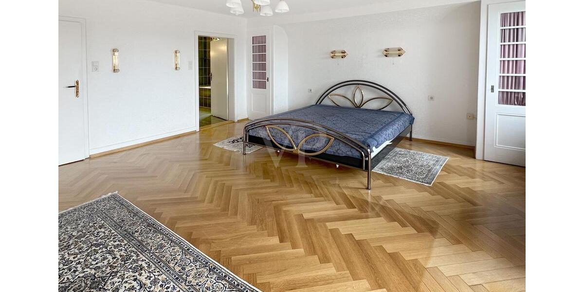 Maisonettenwohnung Kelsterbach - 8 Zimmer, 215 m&sup2;, 2.600&euro; | Angebot:25236970