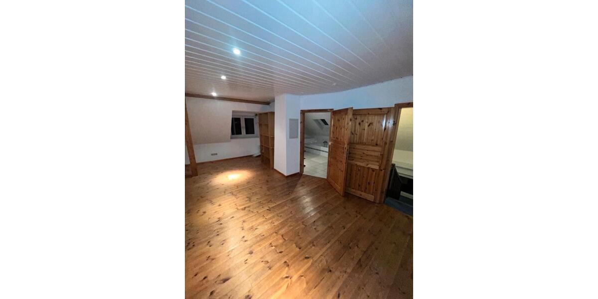 Etagenwohnung Karben - 4 Zimmer, 150 m&sup2;, 1.500&euro; | Angebot:25343839