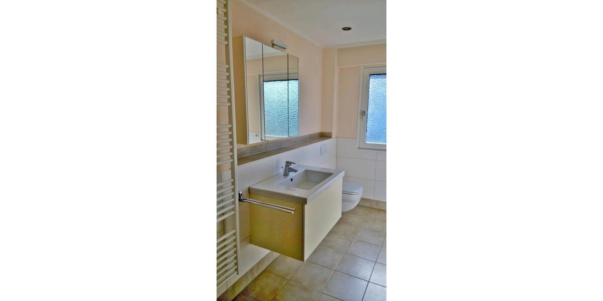 Bungalow Babenhausen - 6 Zimmer, 156 m&sup2;, 1.650&euro; | Angebot:26102448