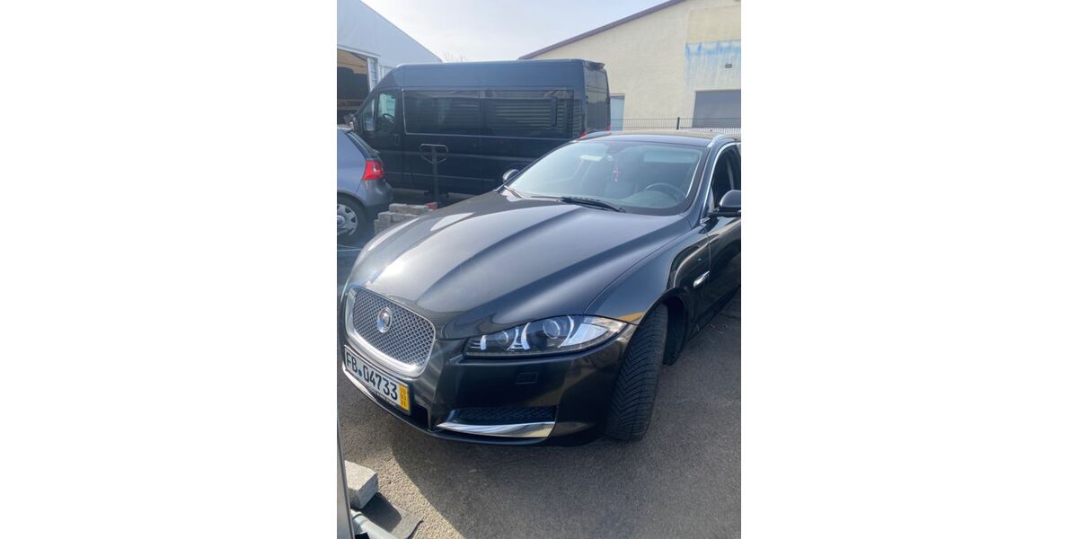 Jaguar XF 355.854 km 2.999 &euro; Friedberg 61169