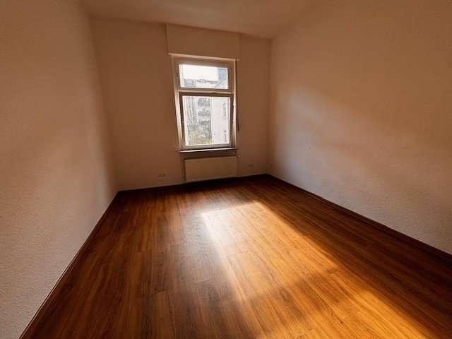 Etagenwohnung Frankfurt am Main Bornheim - 3 Zimmer, 79 m&sup2;, 1.180&euro; | Angebot:25936744