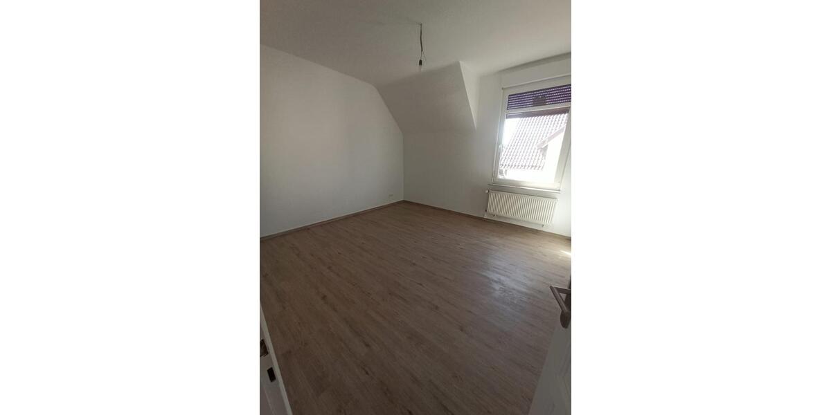 Mehrfamilienhaus, Wohnhaus Frankfurt am Main Schwanheim - 16 Zimmer, 225 m&sup2;, 890.000&euro; | Angebot:26497961