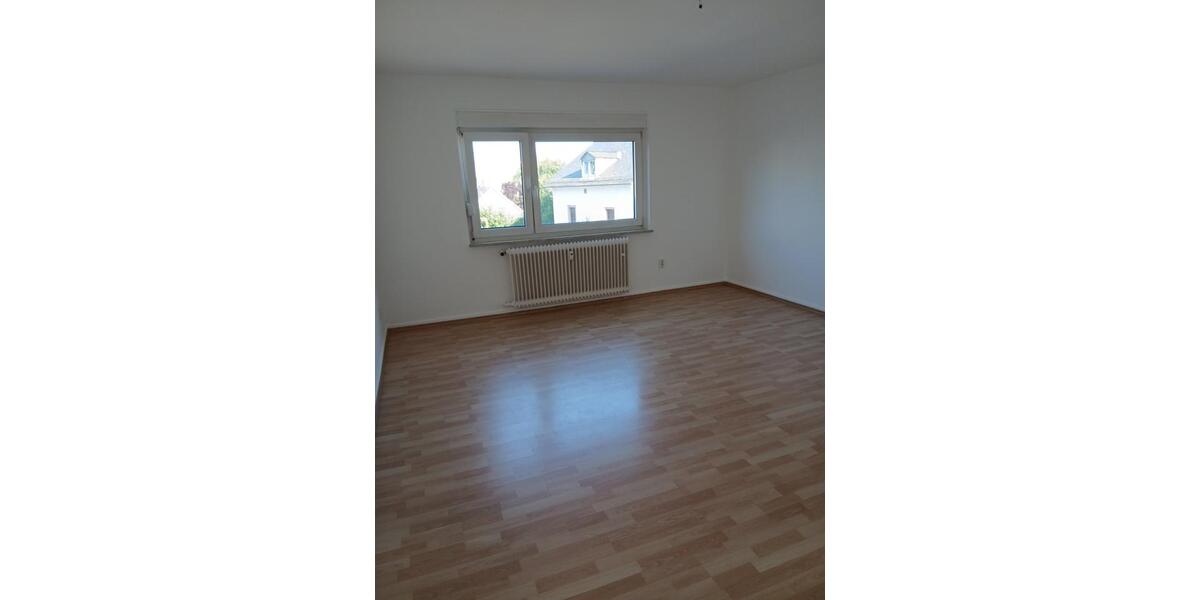 Etagenwohnung Frankfurt am Main Eschersheim - 3 Zimmer, 83 m&sup2;, 1.000&euro; | Angebot:25501525