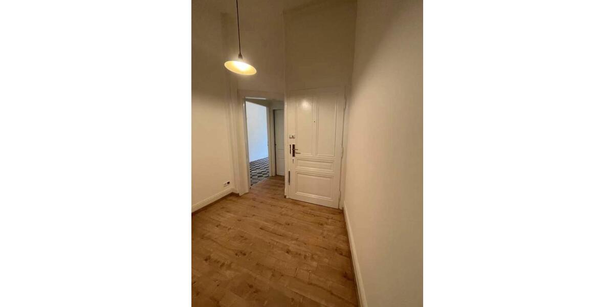 Hochparterre Frankfurt am Main Bockenheim - 2 Zimmer, 67 m&sup2;, 1.637&euro; | Angebot:25947870