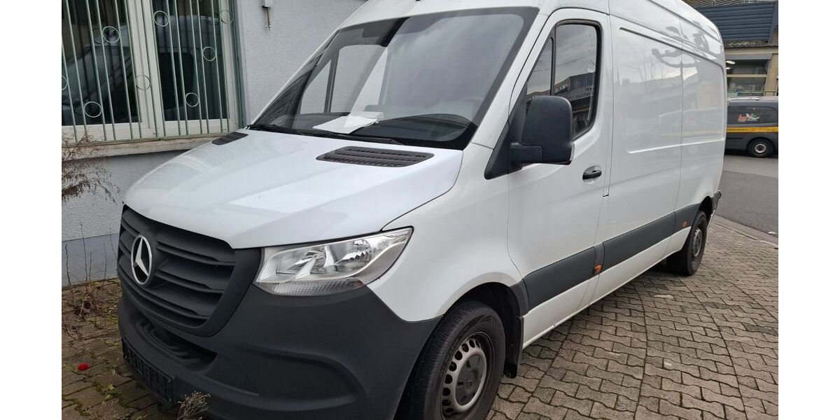 Mercedes-Benz Sprinter 233.000 km 16.900 &euro; Frankfurt am Main 60598