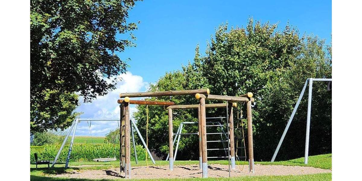 Mehrfamilienhaus, Wohnhaus Bad Vilbel Dortelweil - 5 Zimmer, 136 m&sup2;, 2.800&euro; | Angebot:25744536