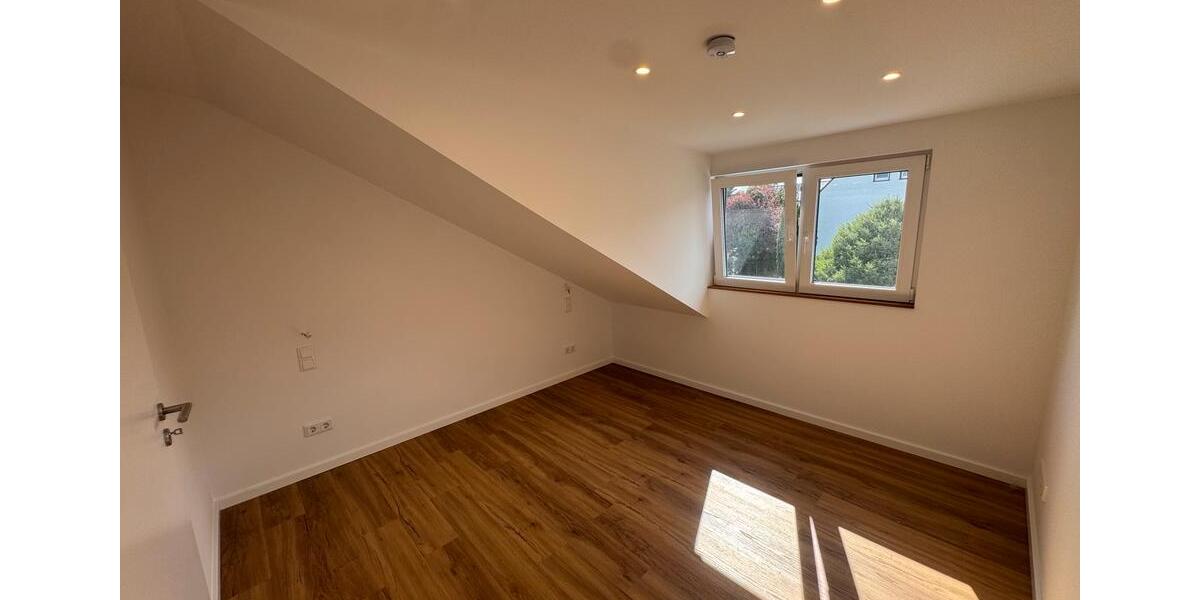 Dachgeschoßwohnung Bad Soden am Taunus - 3 Zimmer, 75 m&sup2;, 1.500&euro; | Angebot:27564882