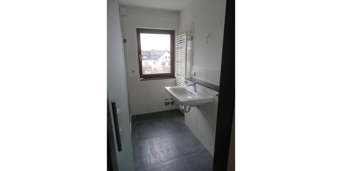 Dachgeschoßwohnung Langen (Hessen) - 2.5 Zimmer, 80 m&sup2;, 850&euro; | Angebot:25941679