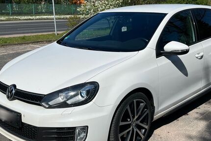 VW Golf 216.000 km 8.490 &euro; Frankfurt am Main 65933