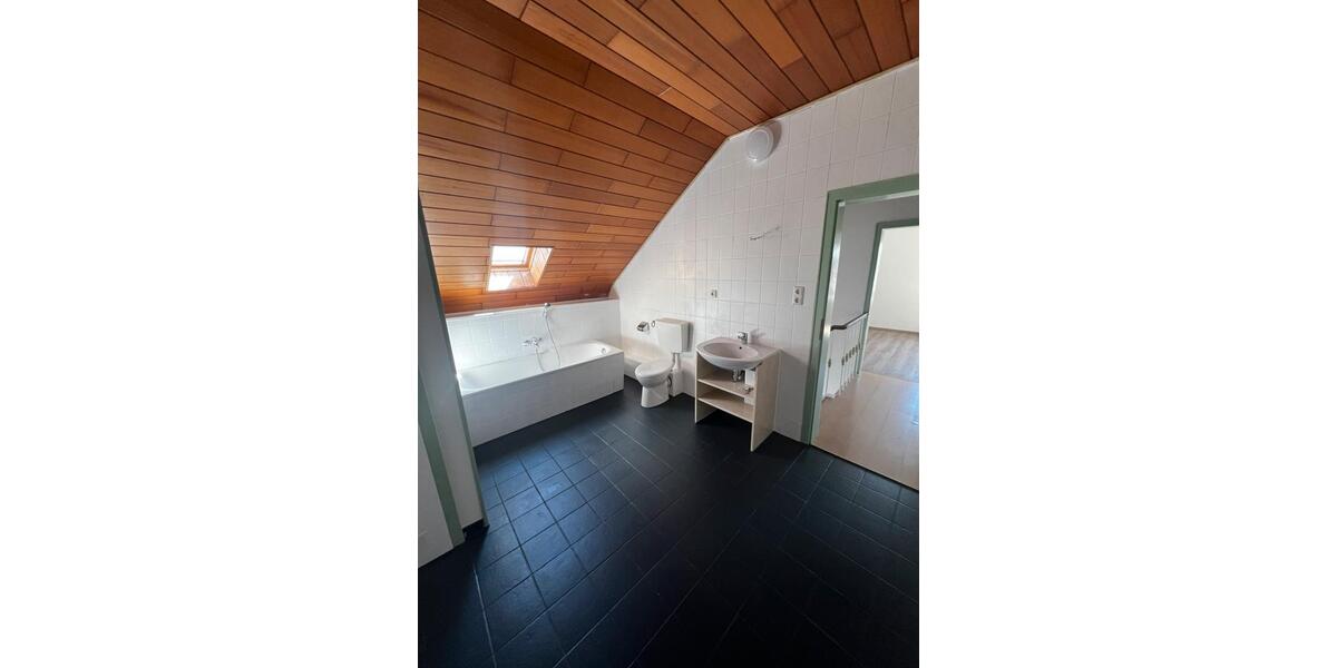 Einfamilienhaus Münster (Hessen) - 9 Zimmer, 180 m&sup2;, 2.450&euro; | Angebot:20612194