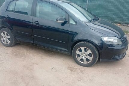 VW Golf 243.000 km 2.650 &euro; Hanau 63452