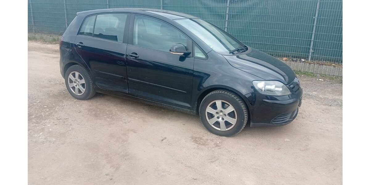 VW Golf 243.000 km 2.650 &euro; Hanau 63452