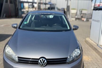 VW Golf 175.879 km 4.300 &euro; Frankfurt am Main 60388