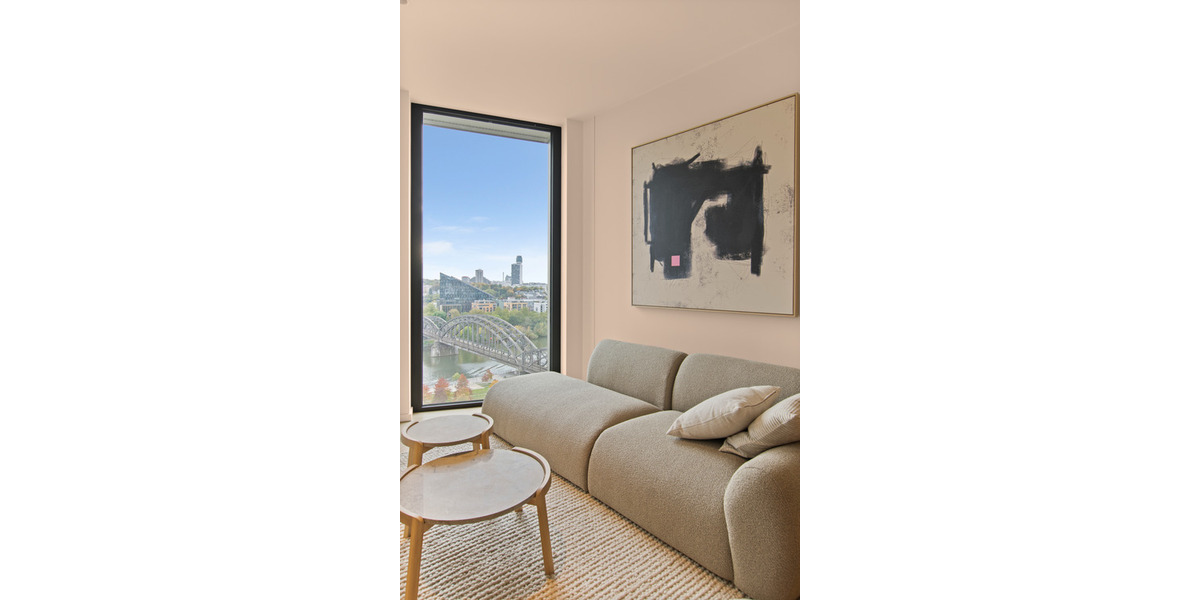 Etagenwohnung Frankfurt am Main Ostend - 2 Zimmer, 69 m&sup2;, 2.670&euro; | Angebot:25691018