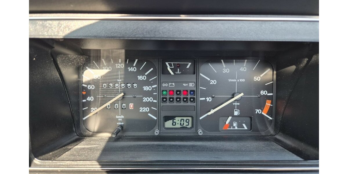 VW Golf 1 Cabrio Quartett 1.Hand nur 36000 Km 36.668 km 19.990 &euro; Rodgau 63110